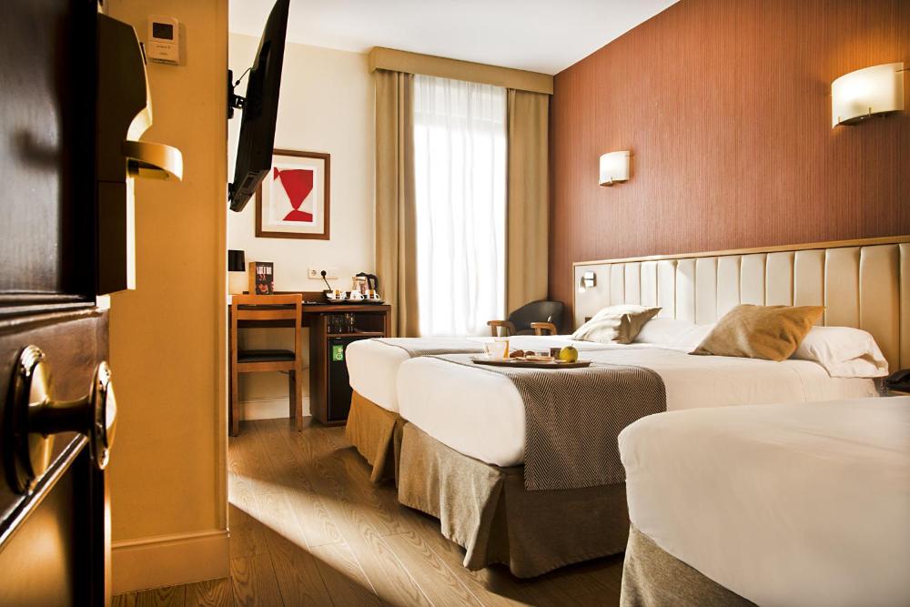 Triple Room interior
